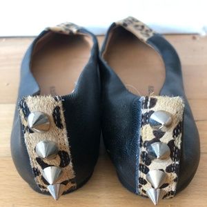 Chinese Laundry Leopard Flats